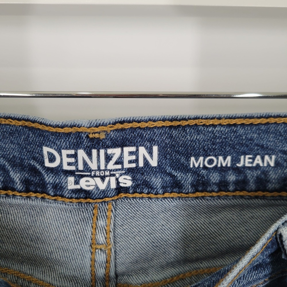 DENIZEN from Levi's Mom Jean Distressed Medium Wash Blue Denim Size 31 x 25 - Picture 5 of 11